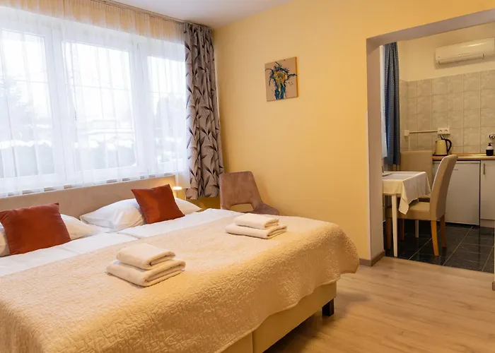 Hotel Penta Lux Tata